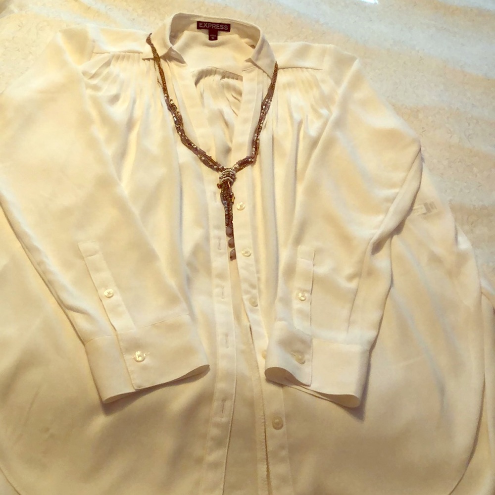 Beautiful Ivory Express Dressing Blouse !
